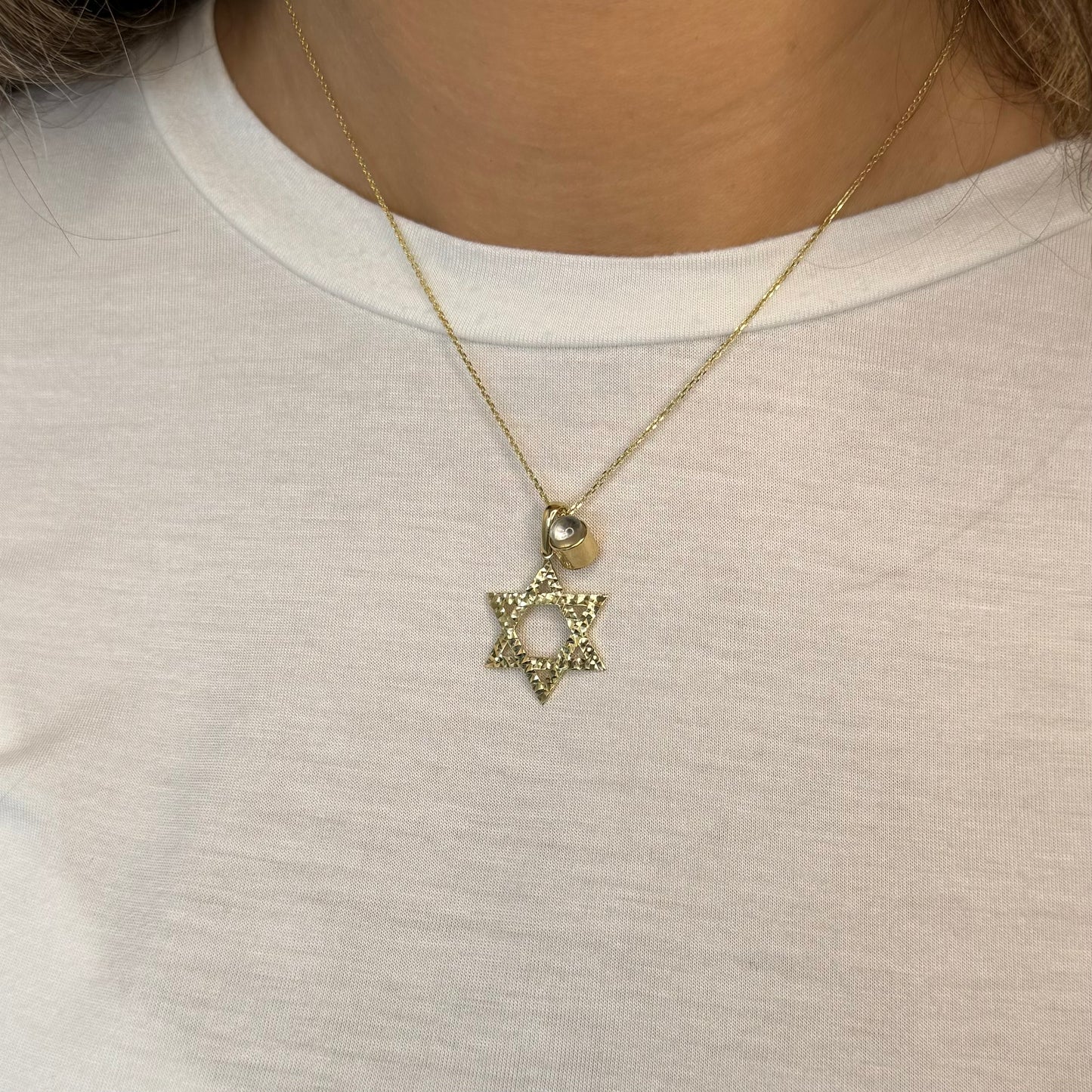 שרשרת מגן דוד מרוקע עם צ׳ארם התמונה המוצפנת זהב מלא