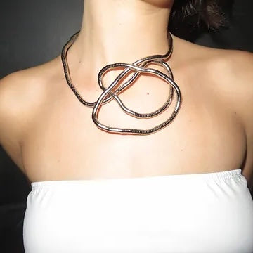 The snake necklace