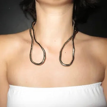 The snake necklace