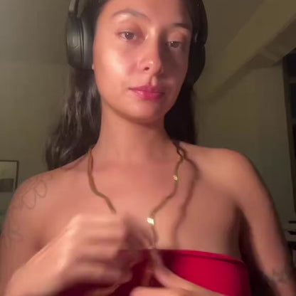 The snake necklace